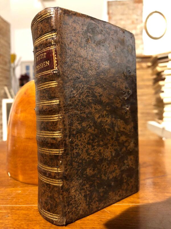 Libro: LE PETIT PAROISSIEN contenant l'office complet des dimanches et fêtes (.) en latin et en français; à l'usage de Paris et de Rome. PARTIE D'HIVER qui commence à l'Avent et finit au Dimanche de l'Ascension. | Autor: | Libros Bosch