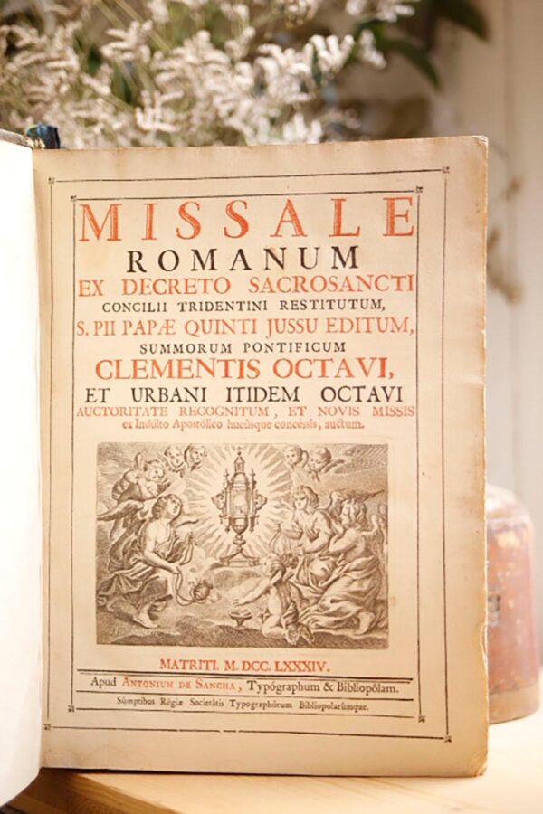 Libro: Missale Romanum Ex Decreto Sacrosancti concilii Tridentini Restitutum S. PII Papae Quinti Jussu Editum Summorum Pontificum CLEMENTIS OCTAVI et Urbani Itidem Octavi.Auctoritate recognitum et novis Matriti M. DCC.LXXXIV 1784 Ex Apud. Antonium Sancha Typographum et Bibliopolarumque . [Junto con]MISSAE Propriae Festorum Quae Generaliter in Hispania Celebrantur Ex Apostolica S. Pii V. Gregorii XIII. Sixti Clementis VIIIMadrid; Sancha, 1787.[Junto con]Missae Propria Festorum quae in Ecclesia Toletana Hispaniarum Primate Ejusque Archidiaecesi...Madrid; Sancha, 1787 | Autor: | Libros Bosch