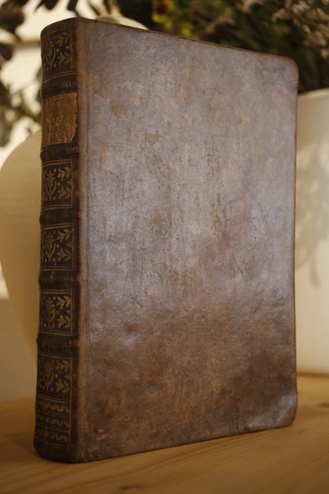 Libro: De los nombres de Cristo por el Maestro F. Luis de León, doctor teólogo del gremio i claustro de la Universidad de Salamanca. Nueva edición emendada por le cotejo de las cinco primeras: Con una prefación sobre la necesidad de buenos libros para la instrucción del pueblo por un doctor en Valencia. | Autor: | Libros Bosch