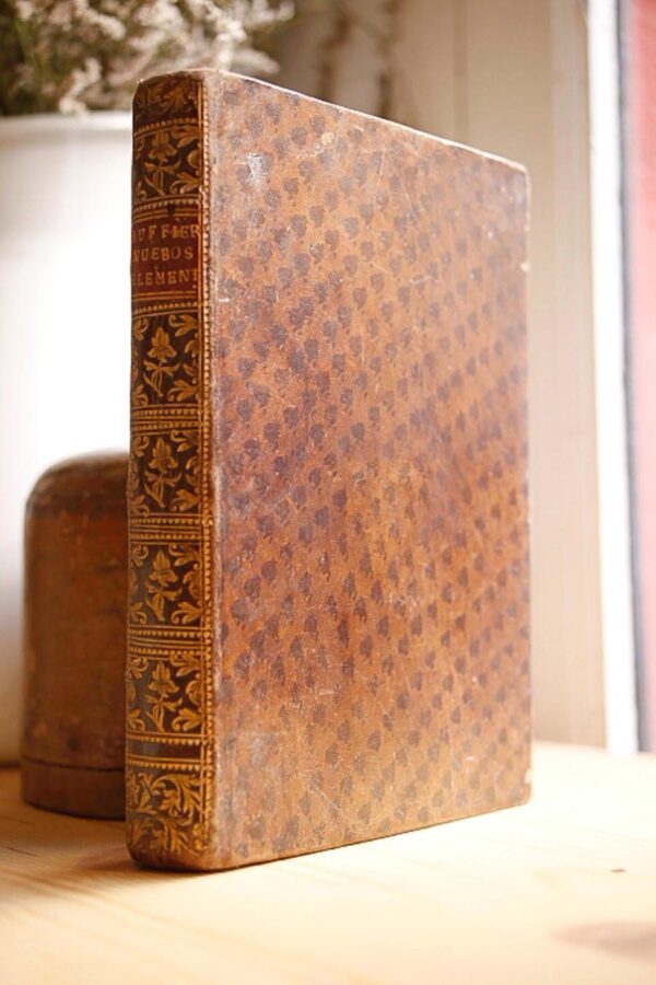 Libro: Nuevos elementos de la Historia Universal, Sagrada y Profana, de la Esfera y Geografía con un breve compendio de la Historia de España y Francia. | Autor: | Libros Bosch