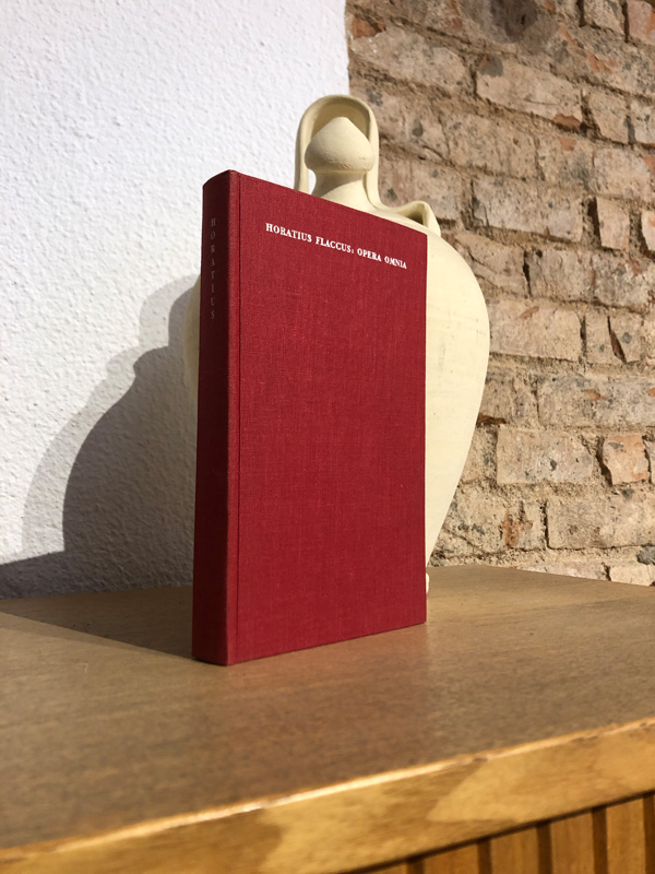 Libro: Carmina et epodi. Texto íntegro en latín. | Autor: | Libros Bosch