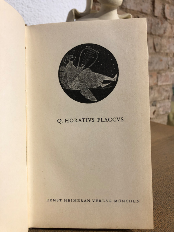 Libro: Carmina et epodi. Texto íntegro en latín. | Autor: | Libros Bosch