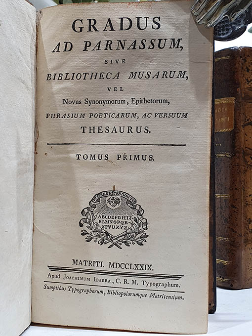 Libro: Gradus ad Parnassum, sive Bibliotheca Musarum, vel Novus Sinonymorum, ac Versum Thesaurus. 2 Vols. | Autor: | Libros Bosch