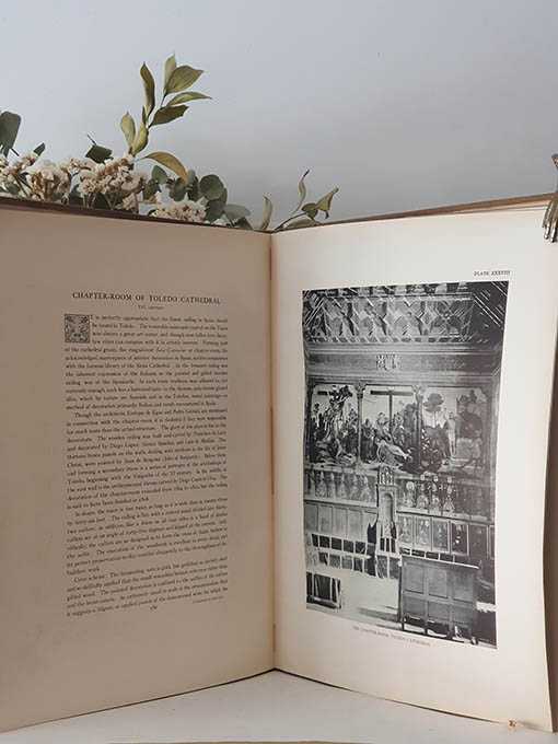 Libro: Decorated Wooden Ceilings in Spain. A Collection of Photographs and Measured Drawings with Descriptive Text. [Techos artesonados españoles, ejemplar que perteneció a Arthur Byne y más tarde fue adquirido por Pedro Muguruza Otaño] | Autor: | Libros Bosch