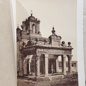 [Cromolitografía] EL TEMPLO DE MARTE EN MÉRIDA. [Hoy Ermita de Santa Eulalia].