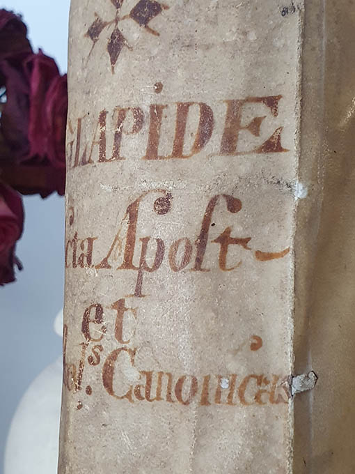 Libro: Commentaria in Epistolas Canonicas: Auctore... Olim in Louasiensi, post vfero in Romano Collegio Sacrarum Litterarum Professore. [JUNTO CON:] Commentarius in epistolas catholicas argumentum 3 In epistolam S. Iacobi 5 Commentarius in primam S. Petri 191 Commentarius in secundam S. Petri 335 Commentarius in primam S. Iohannis 411 Commentarius in secundam S. Iohannis 520 Commentarius in tertiam S. Iohannis 528 Commentarius in epistolam Sancti Iudae 535 | Autor: | Libros Bosch