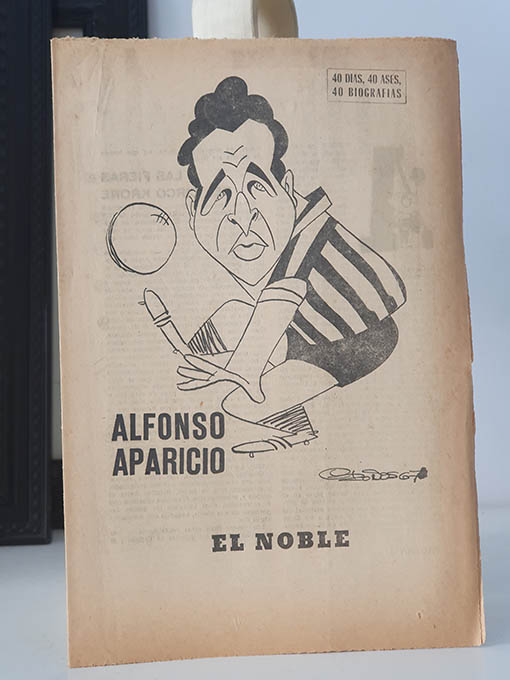 Libro: ALFONSO APARICIO EL NOBLE. 40 DÍAS, 40 ASES, 40 BIOGRAFÍAS. | Autor: | Libros Bosch