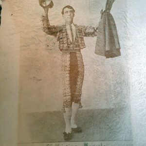 El brindis de Reverte. Fotografía sepia con el diestro Reverte. 1909.