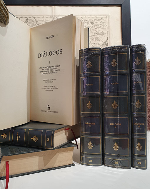 Libro: DIÁLOGOS. 6 TOMOS. Introducción general de Francisco Lisi ; traducción y notas de J. Calonge Ruiz, E. Lledó Íñigo, C. García Gual. I:. Apología, Critón, Eutifrón, Ion, Lisis, Cármides, Hipias Menor, Hispias Mayor, Laques, Protágoras. 2: Gorgias, Menéxeno, Eutidemo, Manón, Crátilo. 3: Fedón, Banquete, Fedro. 4: República. 5: Parménides, Teeteto, Sofista, Político. 6: Filebo, Timeo, Critias. | Autor: | Libros Bosch